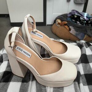 Steve Madden Women's Cream and White Courts